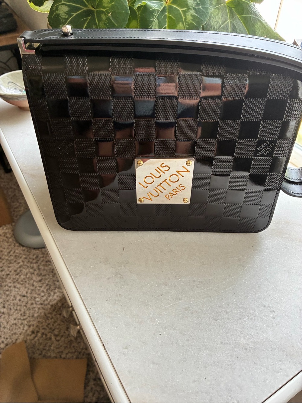 Louis Vuitton Black Noir Vernis shoulder bag with silver Plaque